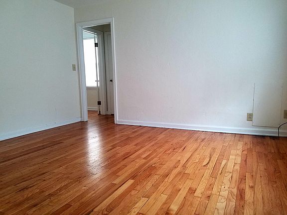 3rd image of 1342 Thornwood Pl APT A