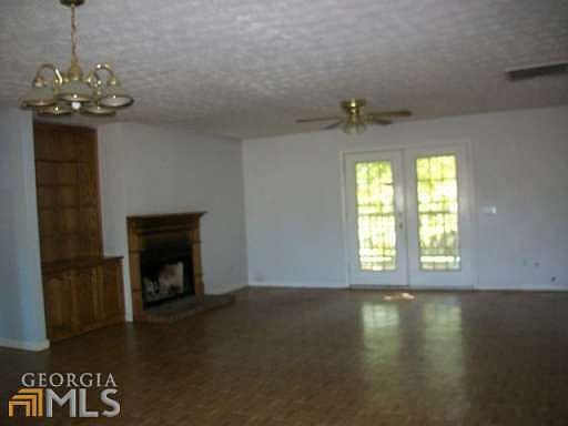4th image of 112 Grove Dr