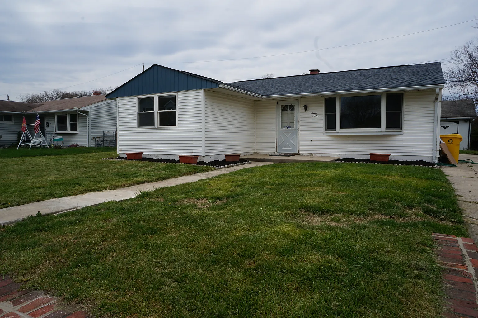 712 Griffith Rd photo 1