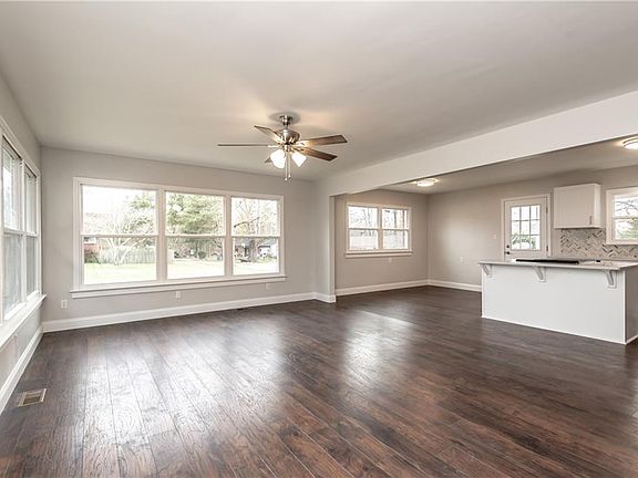 4th image of 2741 23rd Avenue Pl NE
