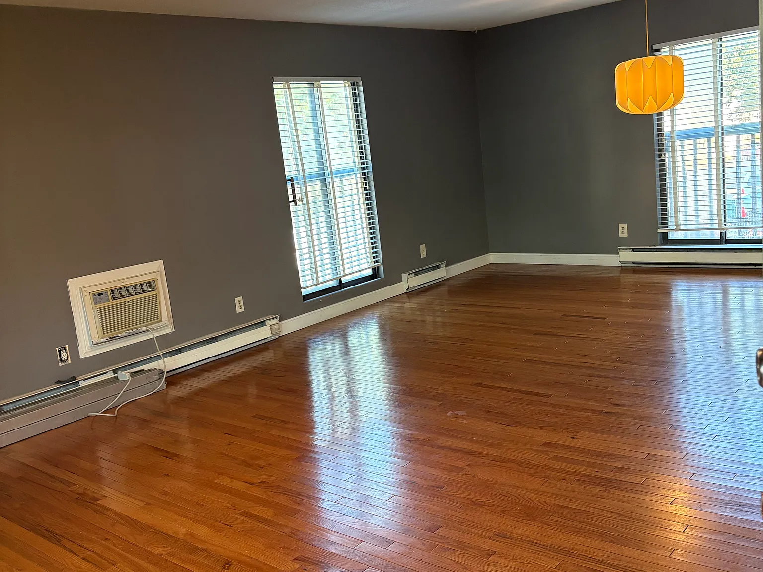 3 bed, 1152 sqft, $2,850 — Photo 3
