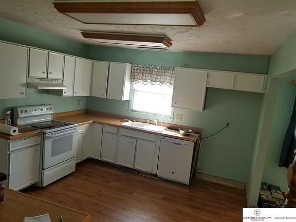 3rd image of 7413 S 33rd St