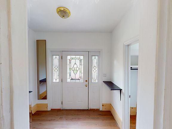 2nd image of 17 Rusholme Park Cres APT 1