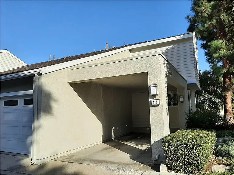 416 Deerfield Ave — Photo 2