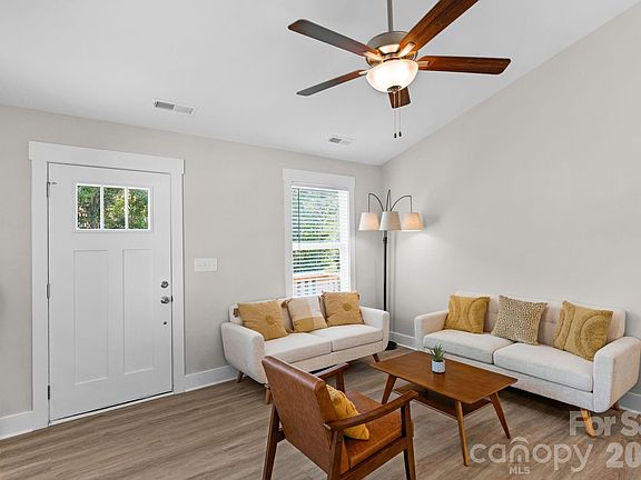 5th image of 953 Hardin Dr