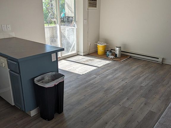 3rd image of 2102 W Gardner Ave #B