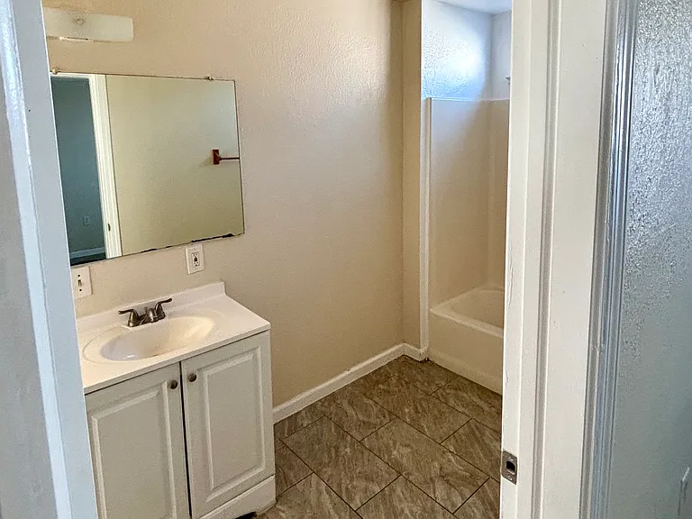 1101 Park Street Apartments — Photo 13
