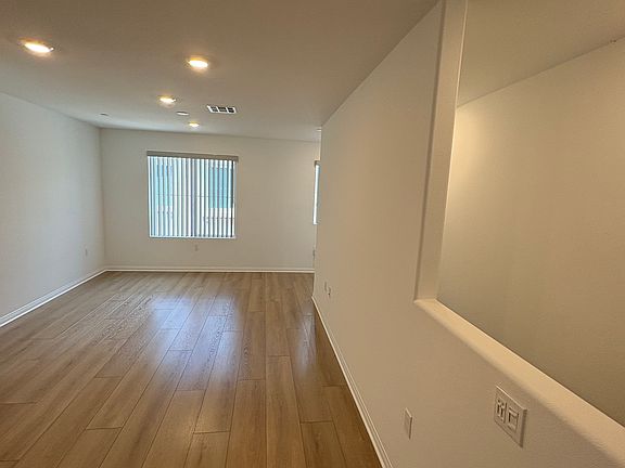 5th image of 26913 Millerton St