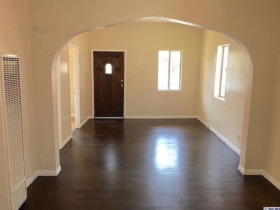 3rd image of 3227 Darwin Ave