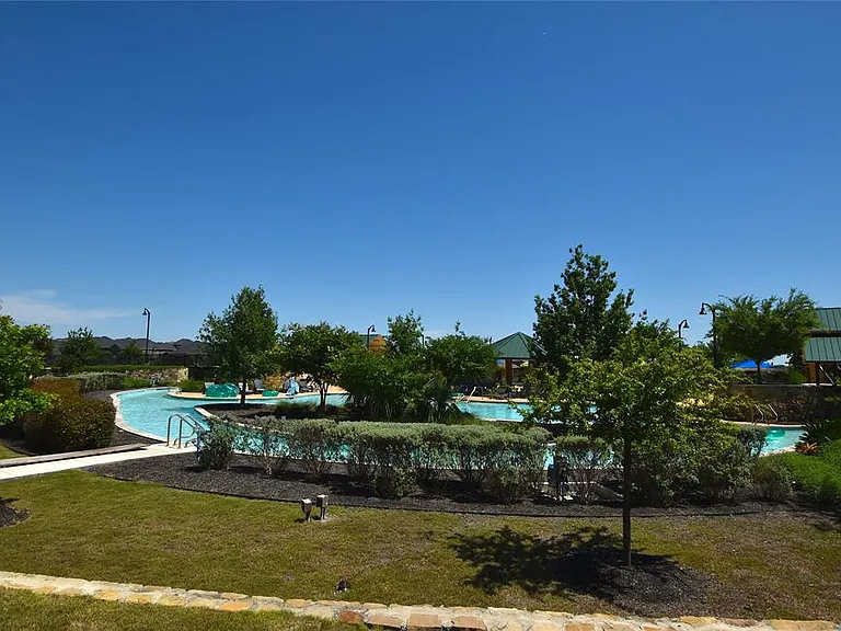 700 Bayberry Cir — Photo 23