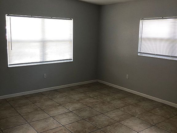 4th image of 119 Edgewater Dr