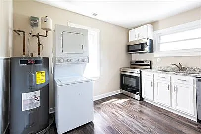104 E Madison St #4 — Photo 7