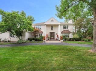 8282 Ridgepointe Dr, Burr Ridge, IL 60527