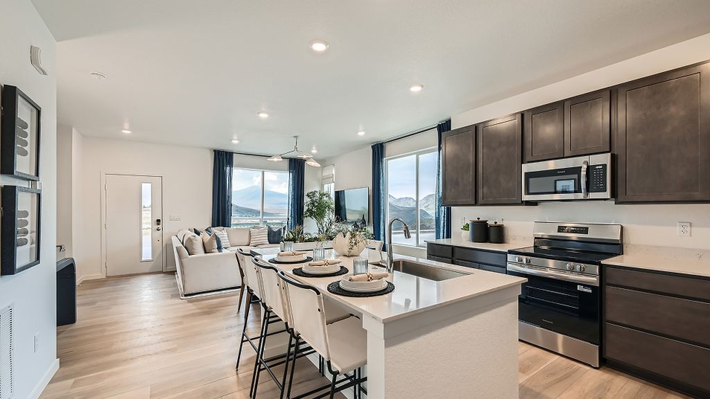 Plan 305 Plan, Riano Ridge : The Parkside Collection