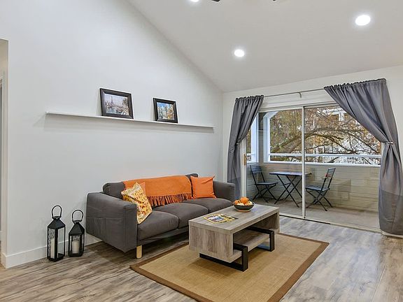 5th image of 1494 Foxboro Dr #2