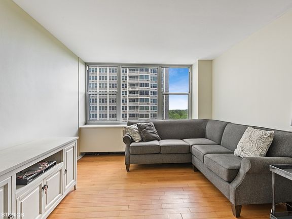 5th image of 4250 N Marine Dr APT 805