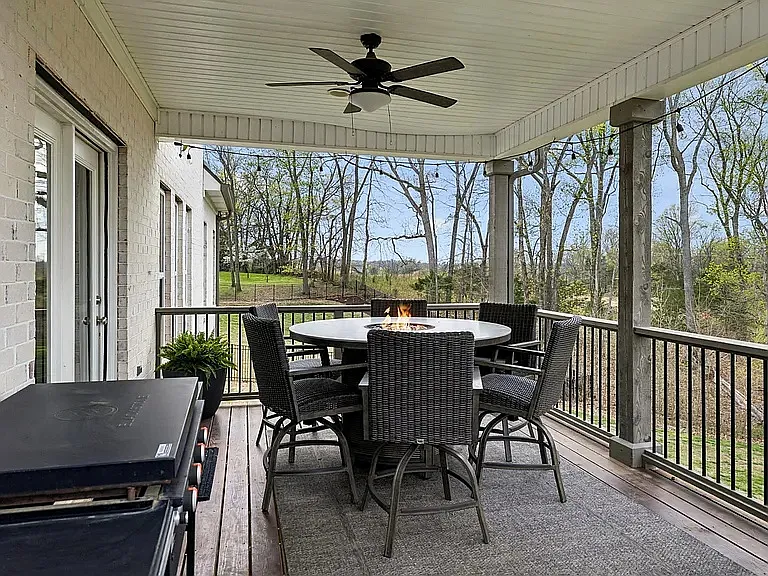 230 Amana Dr — Photo 15