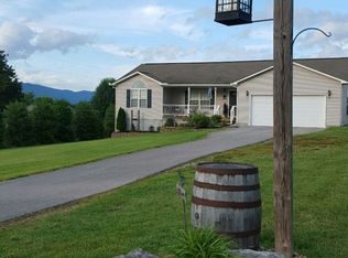 663 Carr Wynn Rd, La Follette, TN 37766