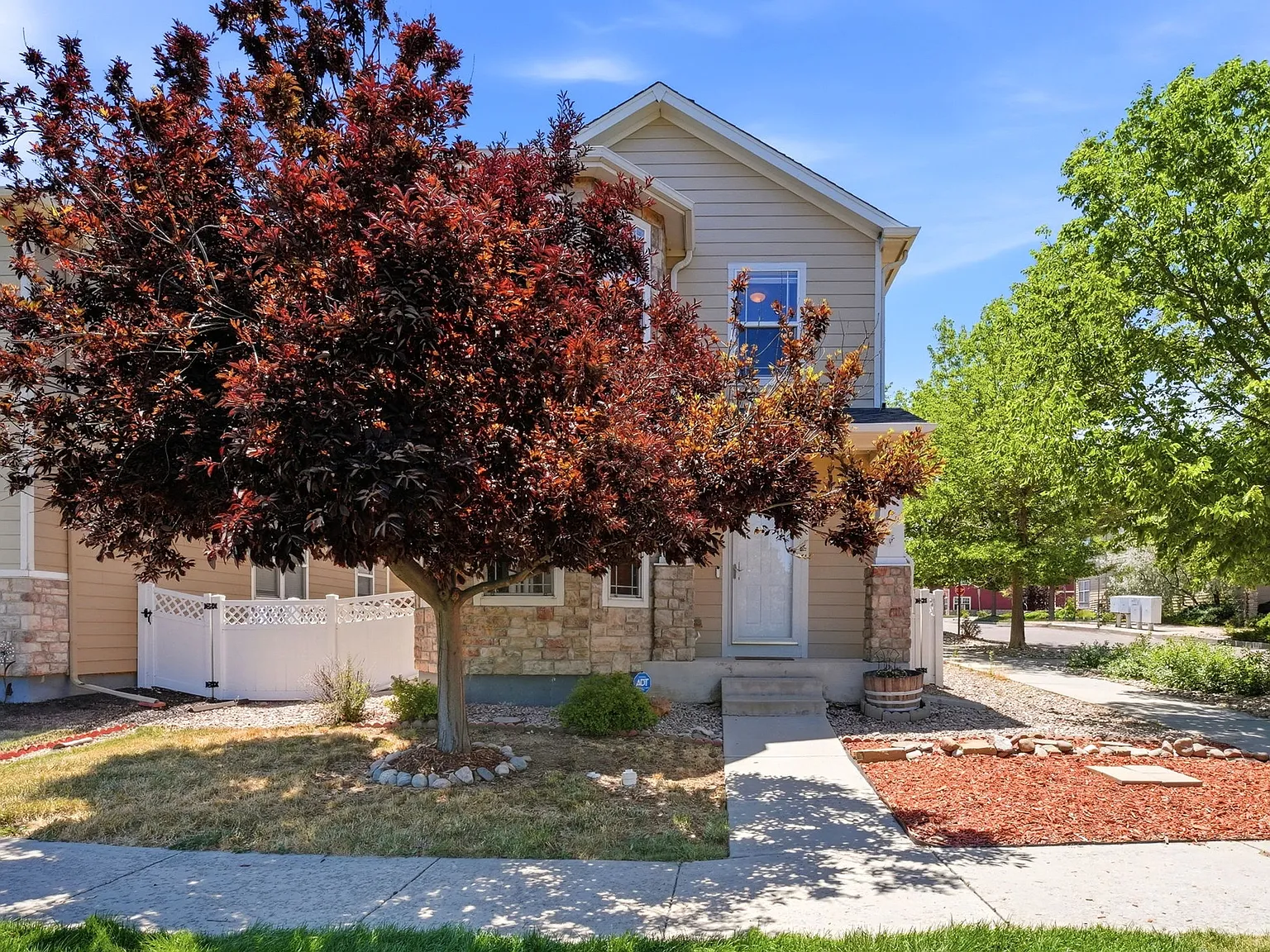 3 bed, 1503 sqft, $2,000 — Photo 2