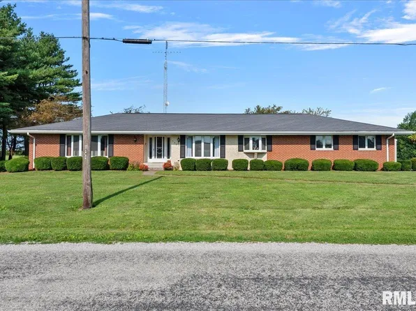 305 N Monroe St, Morrisonville, IL 62546