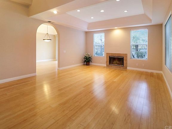 5th image of 323 Westlake Vista Ln
