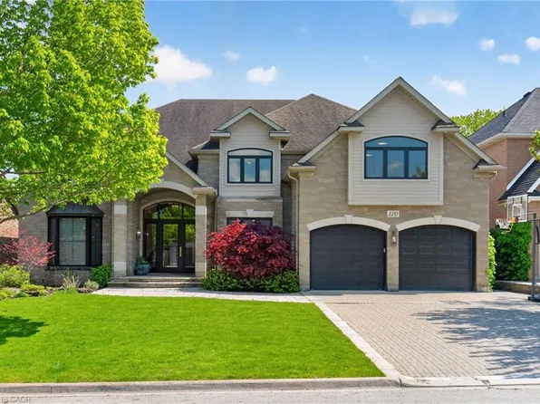 120 Jerome Park Dr, Dundas, ON L9H 6H3