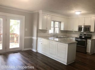 162 Ridgeway Dr, Fayetteville, NC 28311