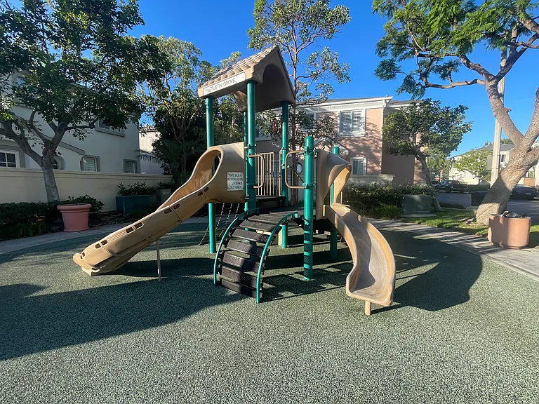 1080 Tustin Grove Dr — Photo 34
