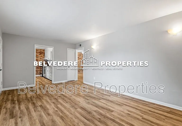 360 S Cherry St #B — Photo 8