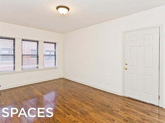 3rd image of 5736 N Winthrop Ave APT 203