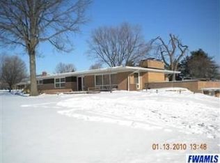 9346 Auburn Rd, Fort Wayne, IN 46825