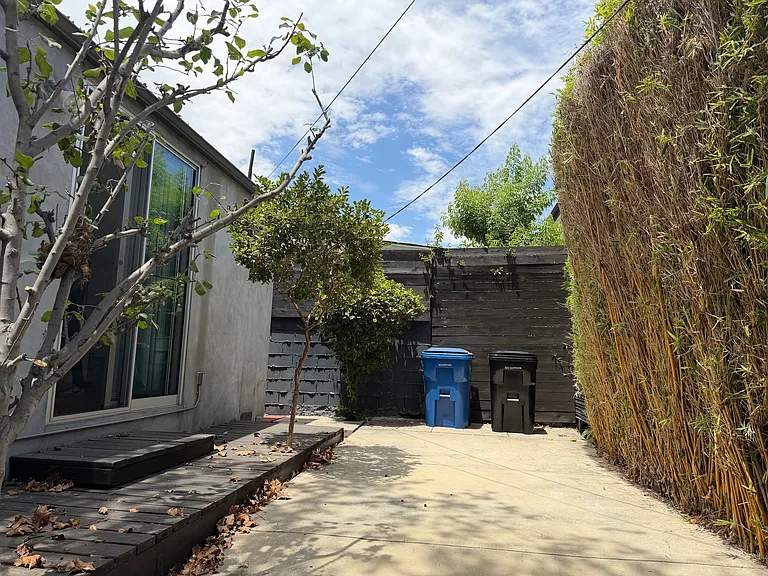 700 N Madison Ave — Photo 10