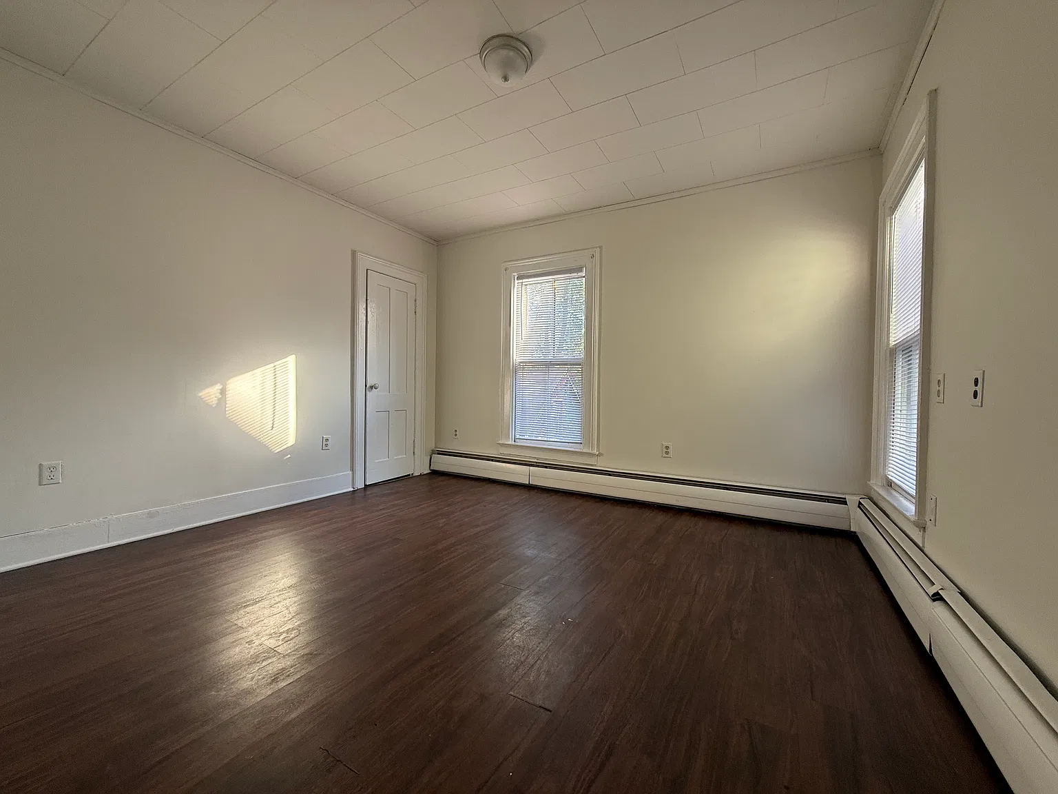 2 bed, $1,050 — Photo 1