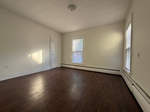 38 E Court St #2R