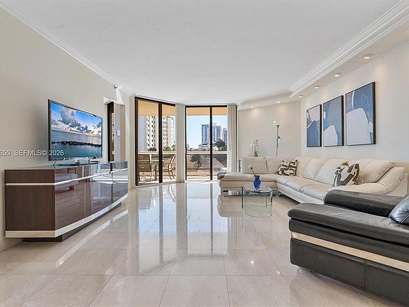 3rd image of 20191 E Country Club Dr APT 510