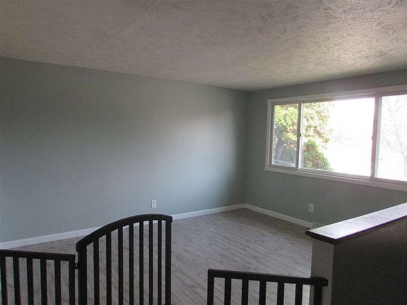 2nd image of 1610 N Pioneer St