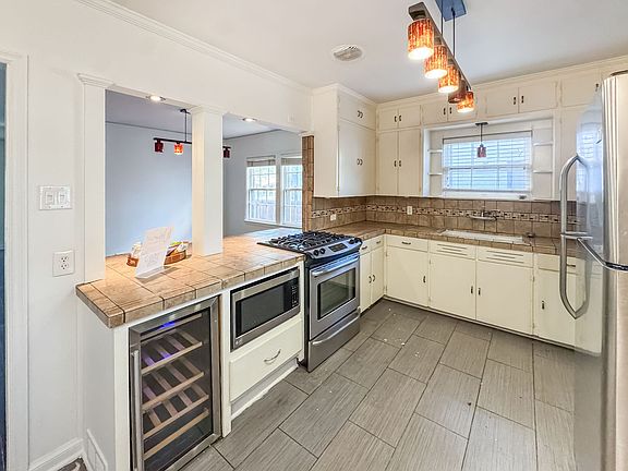 4th image of 607 Donaldson Ave #605