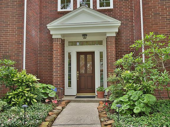 Welcoming entryway to your new home!