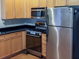 2737 N Wayne Ave, Chicago, IL