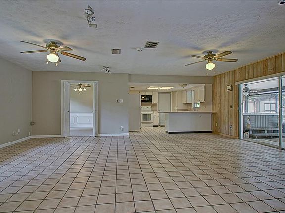 5th image of 4719 Bloomingdale Ave