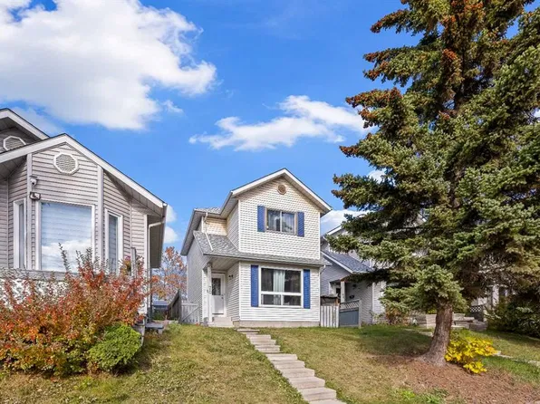 70 Dovercliffe Way S, Calgary, AB T2B 2C6
