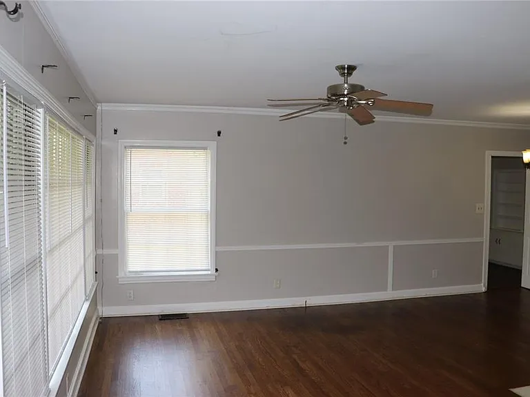 2781 Ashley Ave — Photo 3