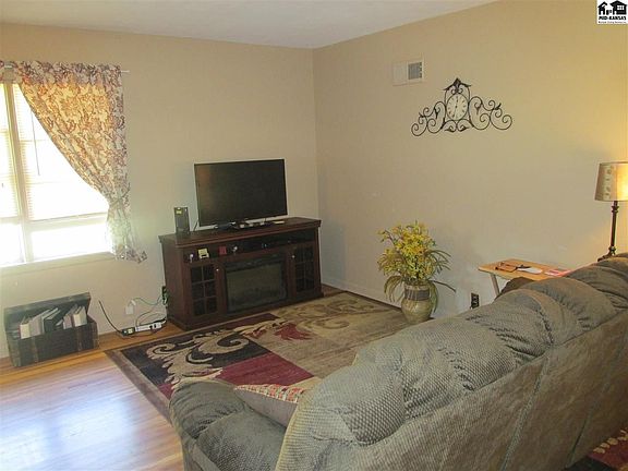 2nd image of 50 Faircrest Dr
