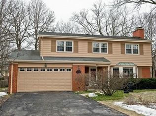 1037 Warrington Rd, Deerfield, IL 60015