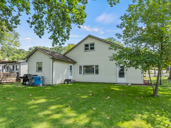5335 N Blue Lake Rd, Churubusco, IN 46723