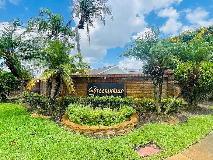 13403 Greenpointe Dr — Photo 30
