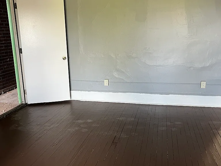 594-596 Main St #2 — Photo 5