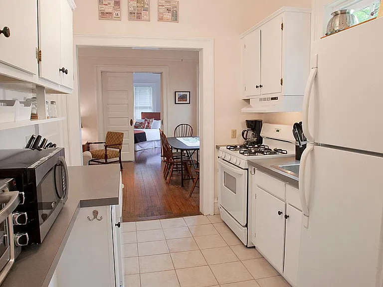 87 Druid Cir NE #B — Photo 5