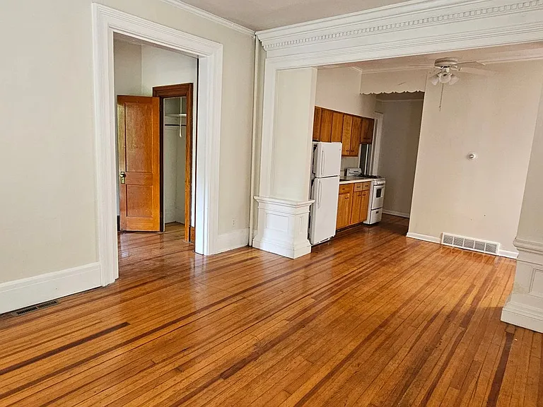 834 Union St — Photo 3