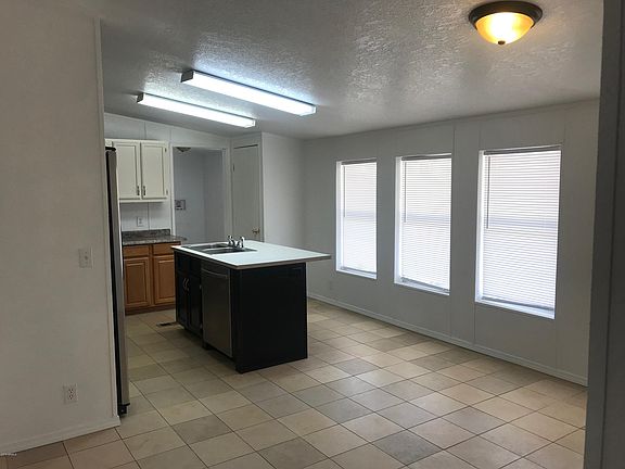 5th image of 2713 E Kings Ave
